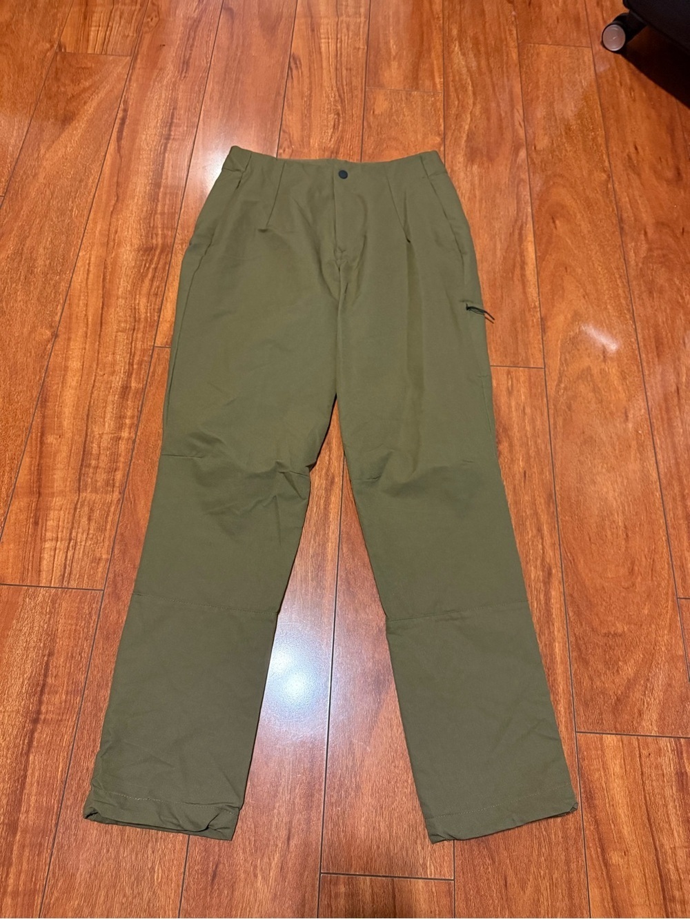 The North Face women’s Cargo Pants in Olive Green